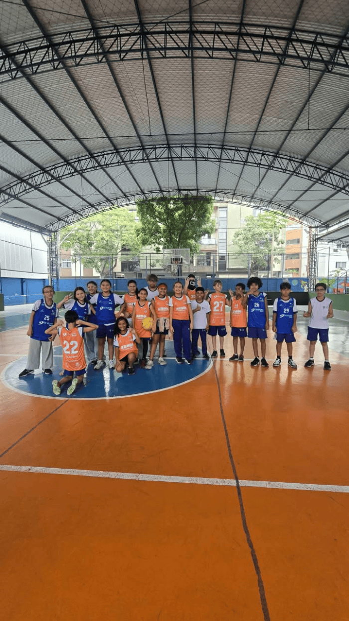 Nova escolinha de basquete amplia oportunidades para crianças e adolescentes no Tancredão