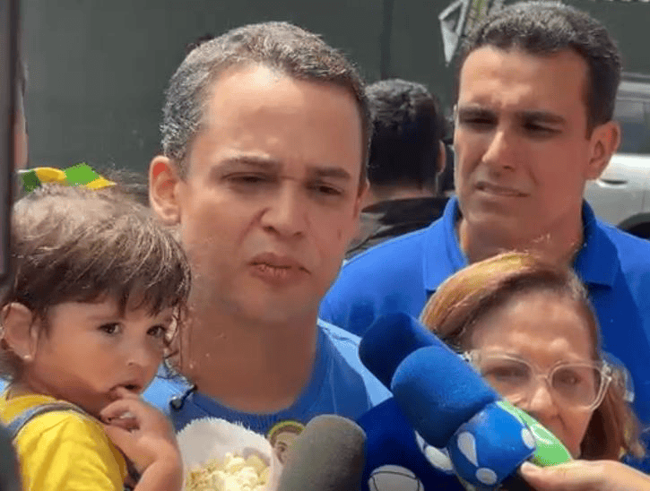 Pazolini vota em Vitória e defende respeito à democracia no dia da eleição