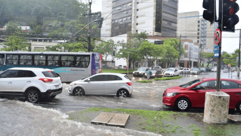Vitória supera chuva de todo mês de outubro em cinco dias