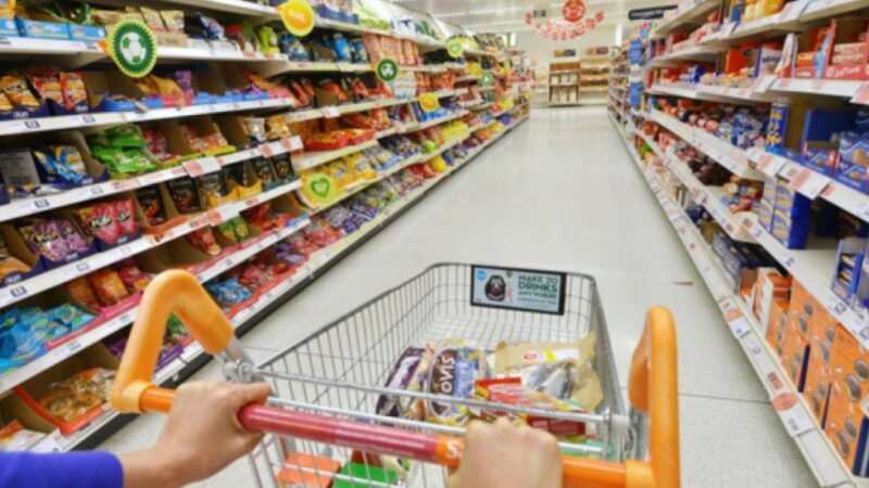 Procon Vitória mostra alta em preços de produtos vendidos em supermercados
