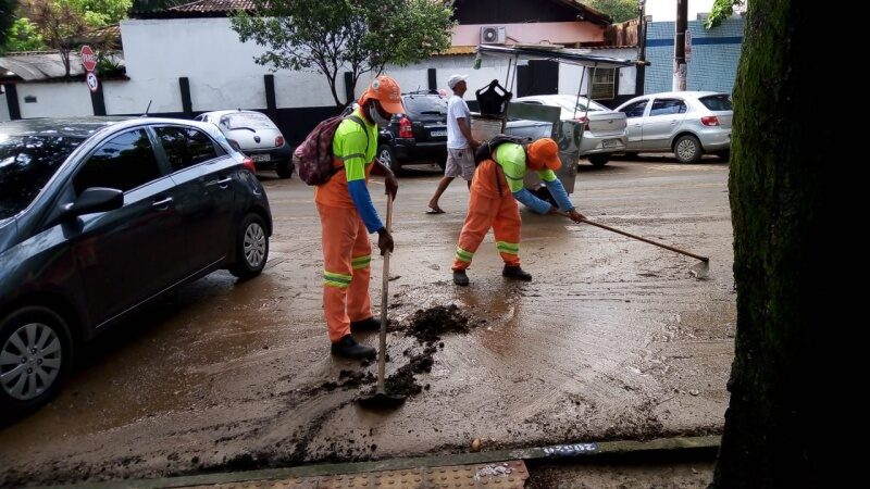Equipes da PMV intensificam trabalho nas ruas após fortes chuvas