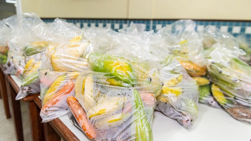 Dia da Educação: PMV começa entrega dos kits de alimentação a 43 mil estudantes