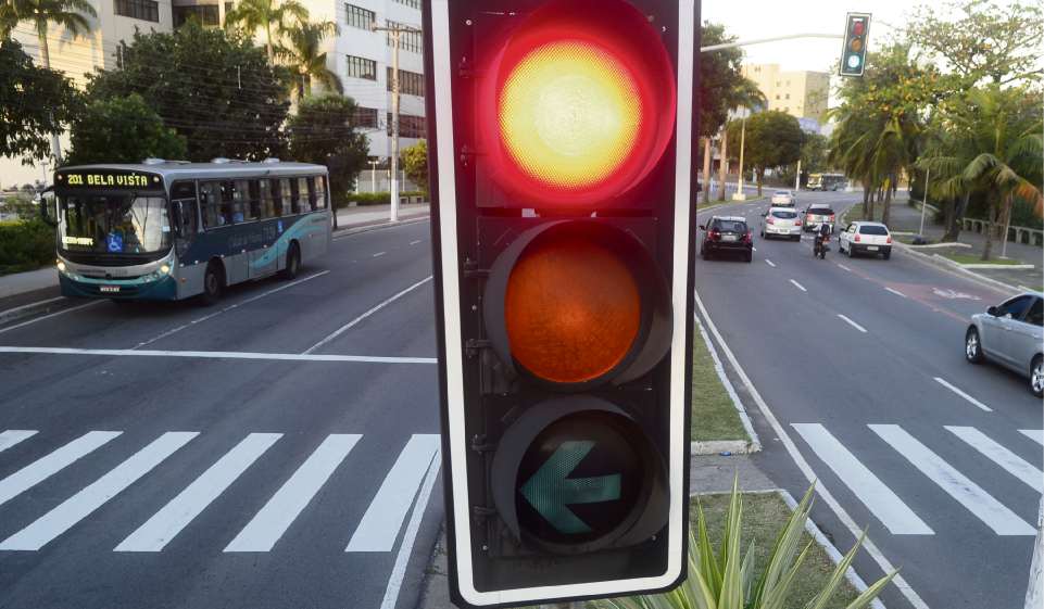 Vitória: controle dos semáforos vai ocorrer via internet e em nuvem
