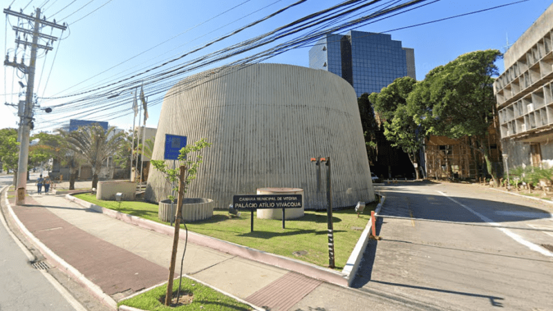 Câmara de Vitória recebe cidadãos que participam da Tribuna Livre