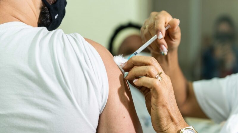 Semana de vacinação contra Covid-19 com e sem agendamento em Vitória