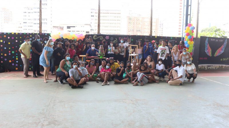 Cras do Centro de Vitória realiza Festa das cores com adolescentes do Projovem