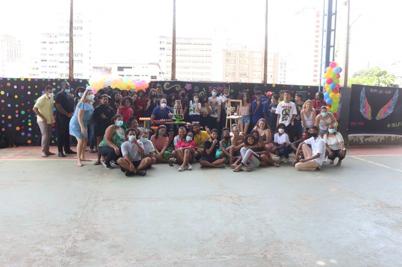 Cras do Centro de Vitória realiza Festa das cores com adolescentes do Projovem