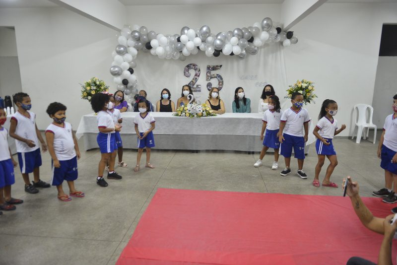 Encontro de gerações: escola da Piedade celebra 25 anos