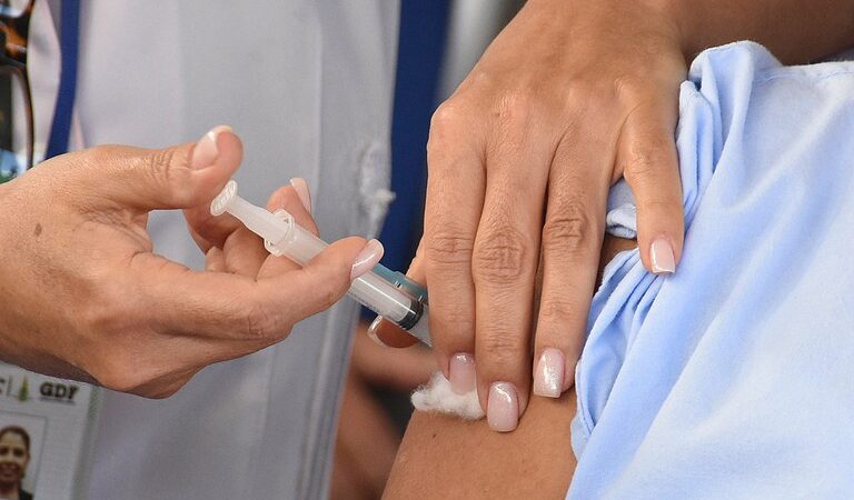Vitória abre novo agendamento para vacinação contra a Covid-19 e Gripe