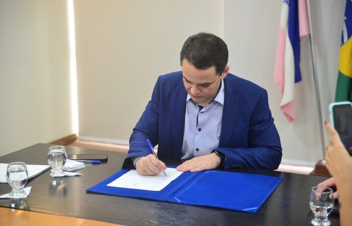 Centro de Referência da Juventude: prefeito Lorenzo Pazolini assina ordem de serviço para reforma