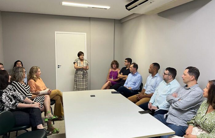 Secretaria de Saúde de Vitória entrega nova sala de webconferência da Escola Técnica do SUS