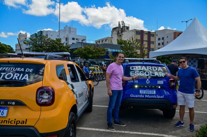 Prefeito de Vitória entrega mais 18 veículos para a Guarda da capital