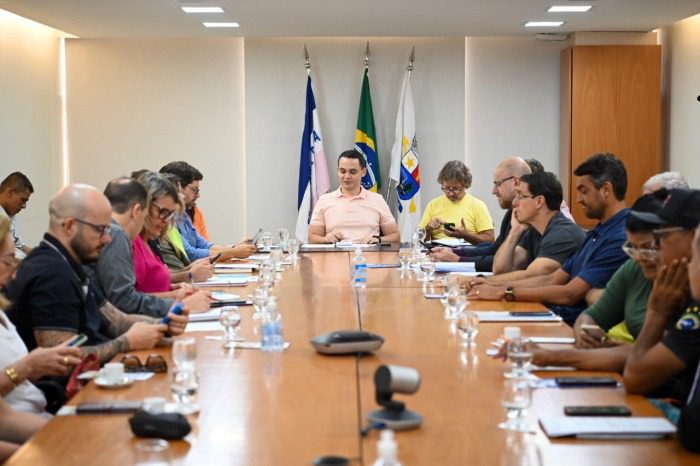 Prefeito se reúne com líderes de Jardim da Penha e Jardim Camburi