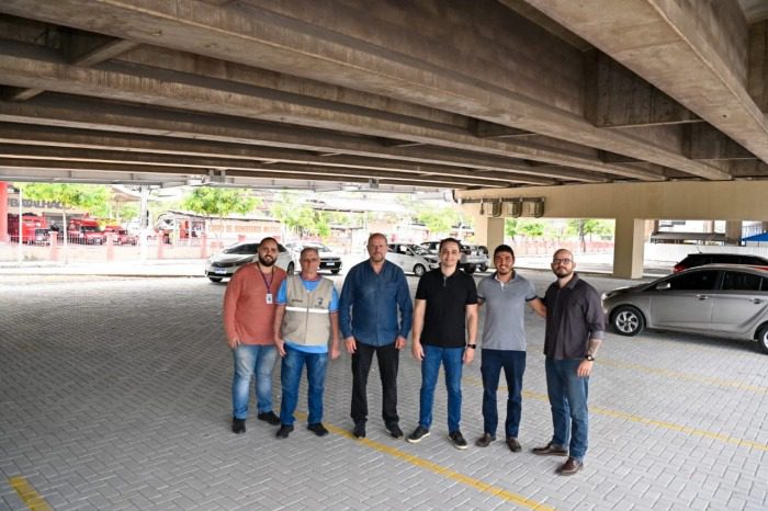 Pazolini realiza visita técnica em obras de reforma e urbanização embaixo da Terceira Ponte