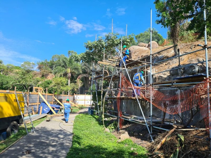 Iniciada obra de contenção de encosta no Parque Municipal Pedra da Cebola