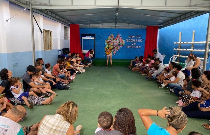 Música e atividades coletivas para celebrar o Dia da Família no Cmei Menino Jesus no Centro de Vitória