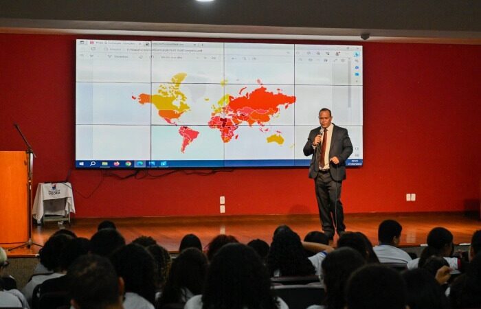 Palestra sobre combate à corrupção é sucesso entre estudantes de Vitória, alcançando mais de 200 participantes