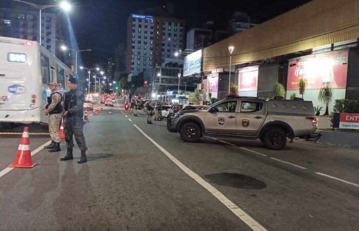 Guarda Municipal de Vitória aborda 150 pessoas em operação de fiscalização na Avenida Saturnino de Brito