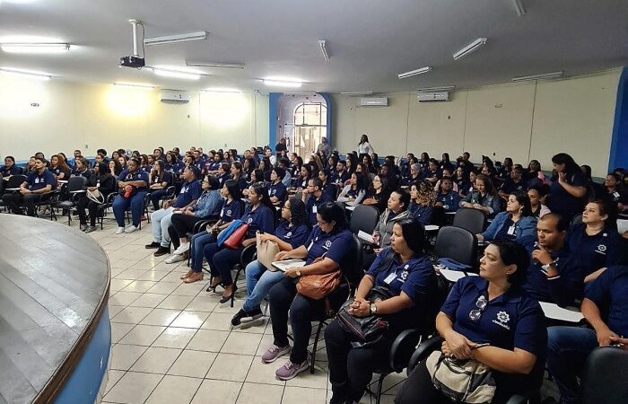 Equipes administrativas das unidades de ensino de Vitória recebem reforço