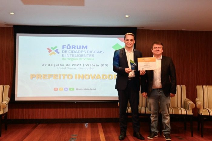 Vitória recebe prêmio no Fórum de Cidades Digitais e Inteligentes