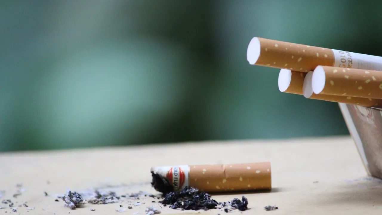 Alerta da Saúde de Vitória: Conscientização sobre os perigos do tabagismo e uso de cigarros