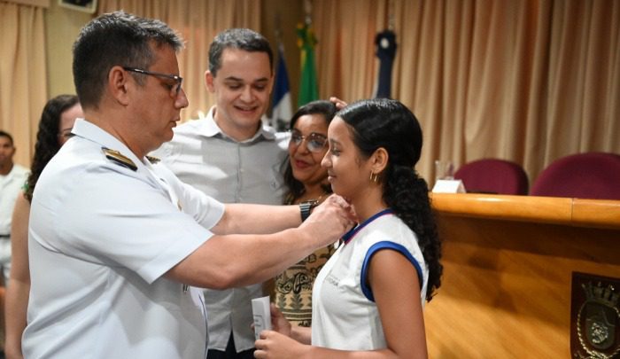 Estudantes de Vitória se destacam no Concurso de Redação da Marinha