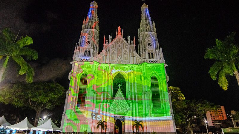 Magia do Natal: Projeções Natalinas e das Belezas de Vitória na Catedral