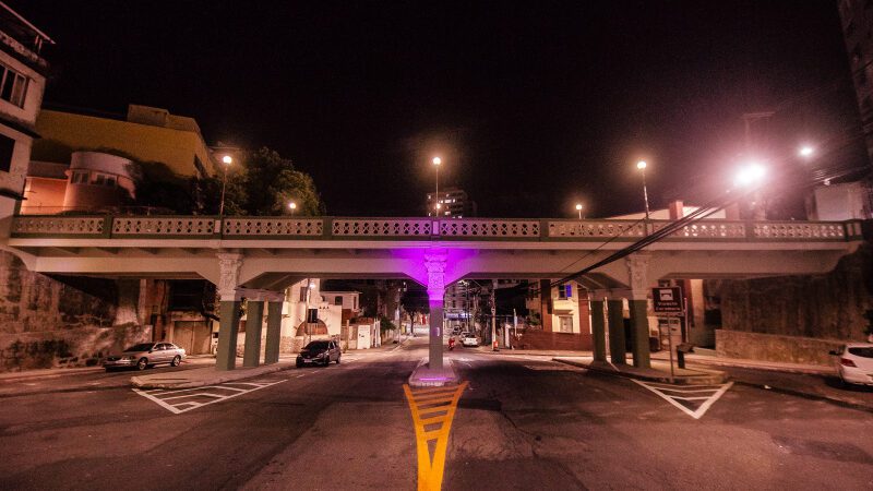 Paz e Luz: Caminhada Noturna em Vitória para Celebrar o Natal