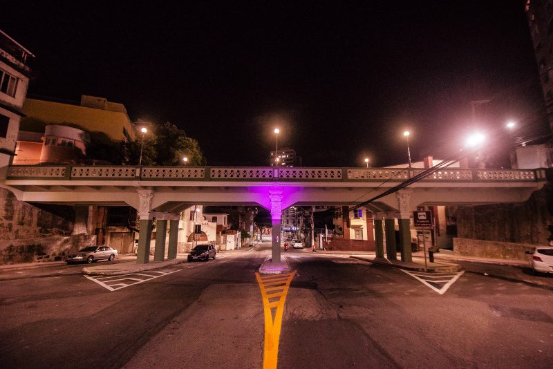 Paz e Luz: Caminhada Noturna em Vitória para Celebrar o Natal