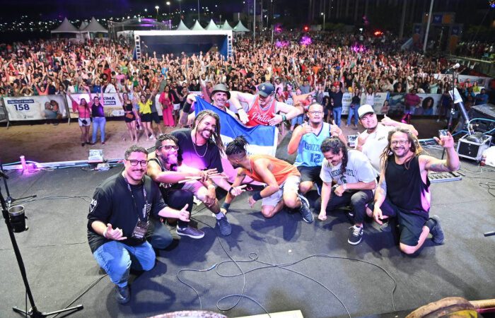 Arena de Verão: público lota Camburi para primeiros shows