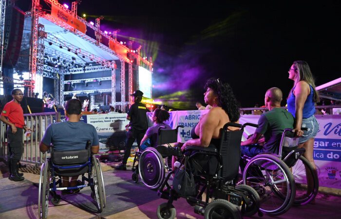 Inclusão em Massa: Evento Acolhe 50 Mil Participantes com Área Acessível para Cadeirantes