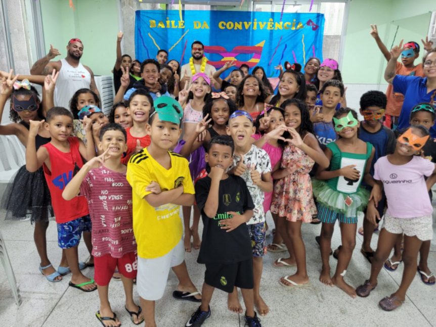 Baile do Centro de Convivência Jaburu vira point de super-heróis