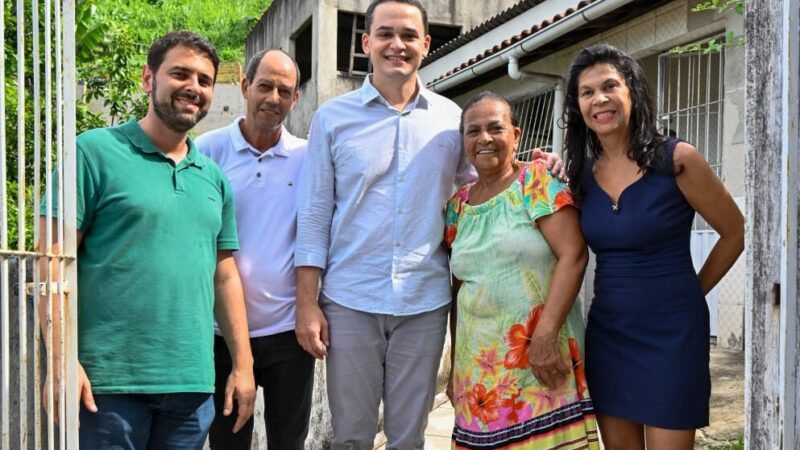 Pazolini Transforma Vidas: Nova Família de Vitória Conquista o Sonho da Casa Própria