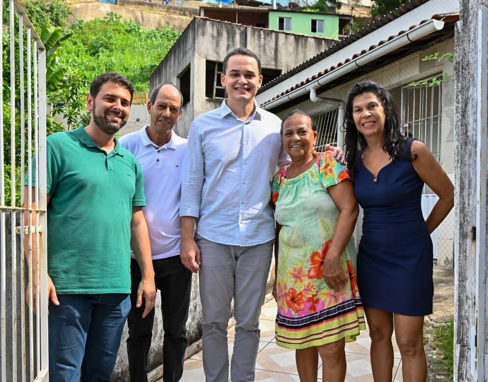 Pazolini Transforma Vidas: Nova Família de Vitória Conquista o Sonho da Casa Própria