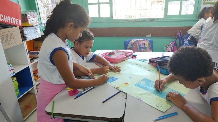 Transformando Sonhos em Realidade: Estudantes Projetam a Nova Sede da Escola em Atividade Escolar