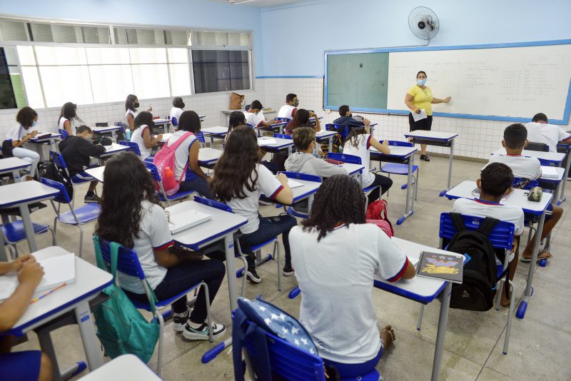 Vitória abre processo seletivo simplificado para contratar professores