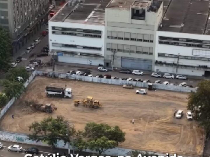 Terreno enorme no Centro de Vitória vai virar estacionamento com 128 vagas