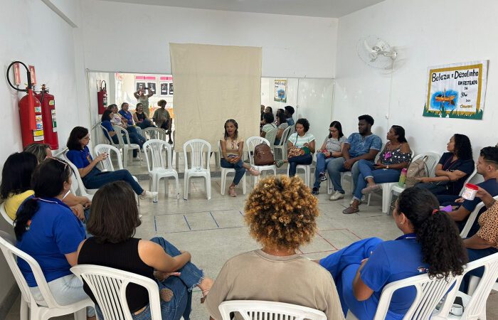 Roda de conversa aborda importância das relações nos serviços socioassistenciais