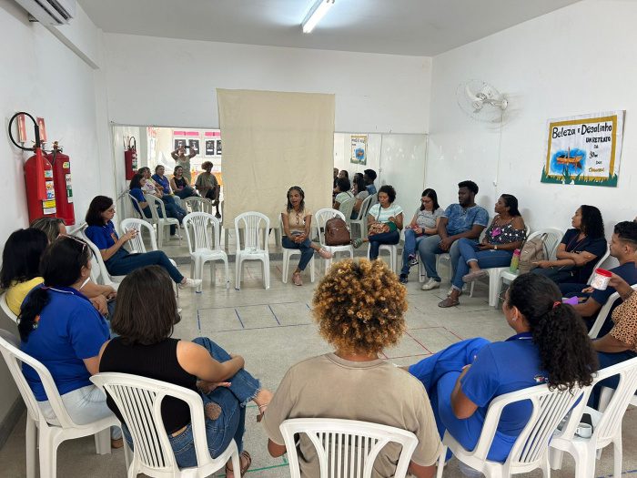 Roda de conversa aborda importância das relações nos serviços socioassistenciais