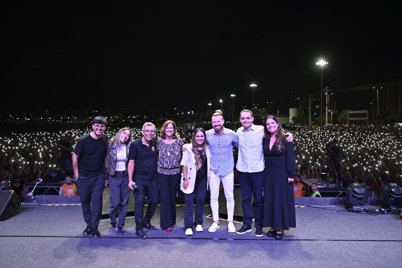 Pazolini promove Jesus Vida Verão e reúne 30 mil pessoas na Praia de Camburi