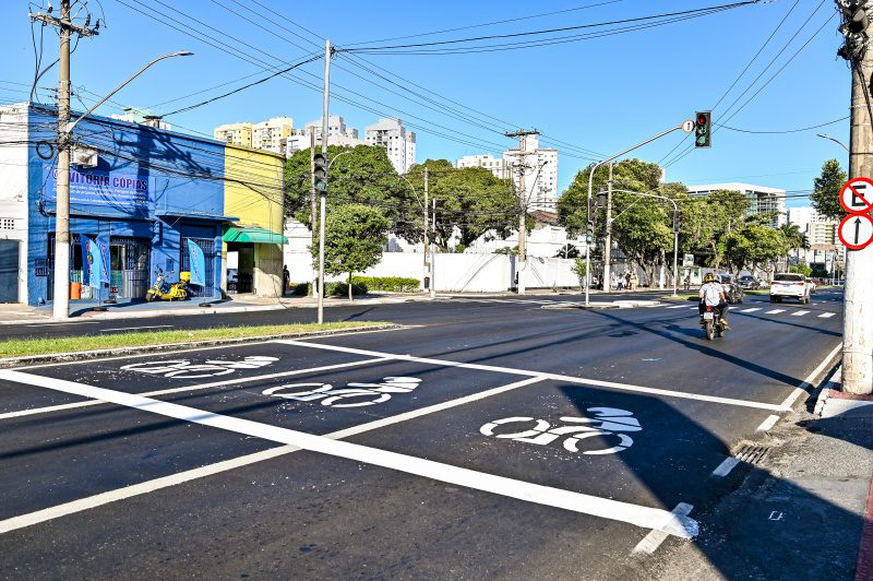 Faixas de retenção de motos oferecem segurança e organização no trânsito