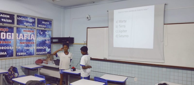 Aventura literária: Game Show cativa estudantes na Ilha das Caieiras