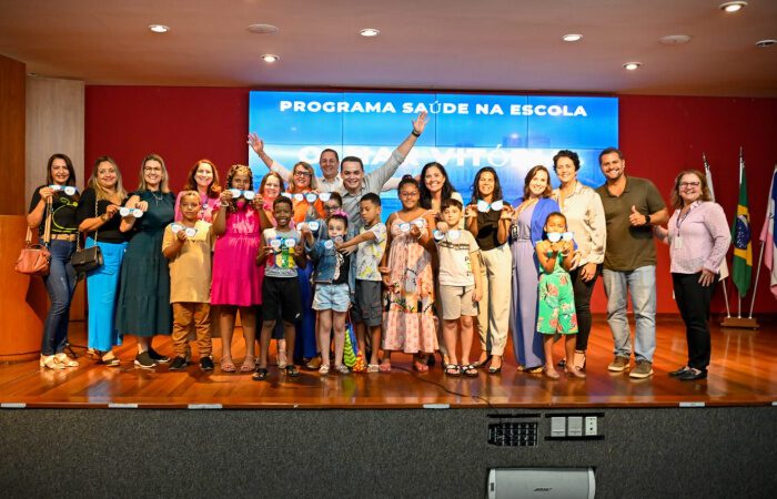 Olhar Vitória: quase 2 mil óculos já foram entregues para alunos de Vitória