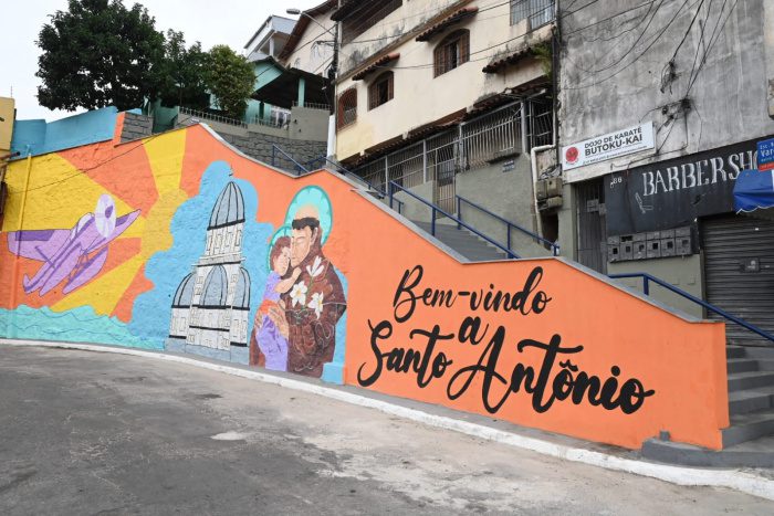 Renovação: Escadaria Benedito Elesbão de Siqueira Varejão ganha nova pintura