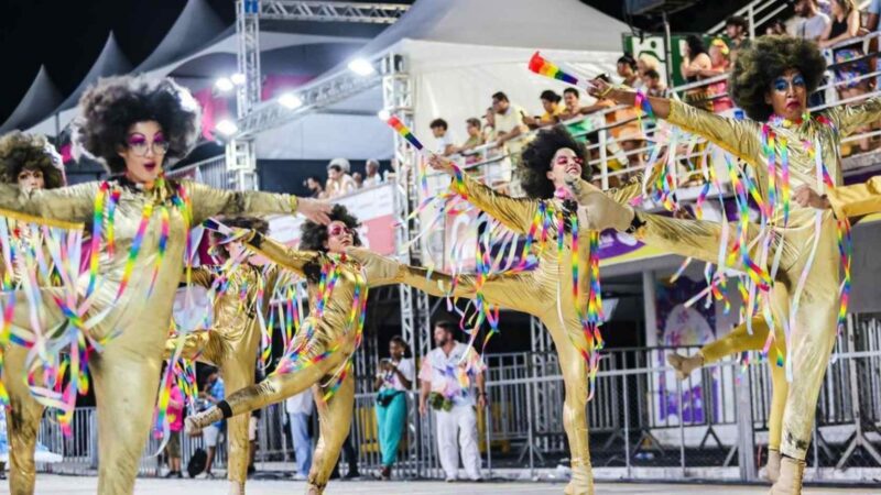 Carnaval 2025 em Vitória: Tradição Serrana celebra a era dos anos 90