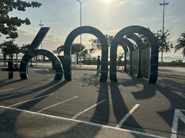 Novo monumento na Orla de Camburi traz alerta importante