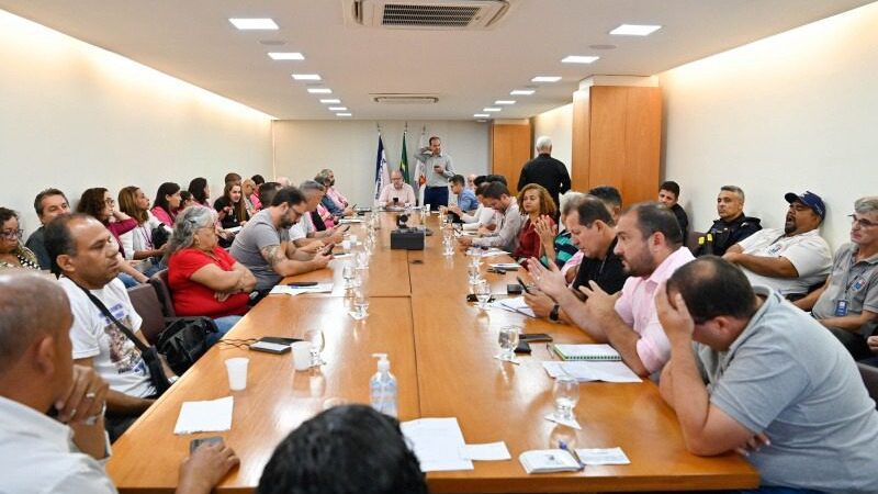 Reunião com lideranças comunitárias conta com a presença de Pazolini, Cris Samorini e deputado Evair de Mello