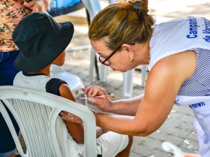 Vitória é mencionada como case de sucesso na vacinação em evento nacional sobre imunização no SUS