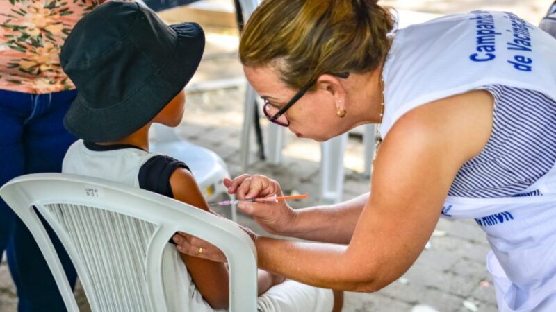 Vitória é mencionada como case de sucesso na vacinação em evento nacional sobre imunização no SUS