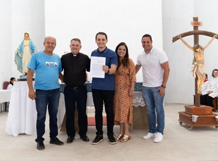 Concessão de terreno à Paróquia Sagrada Família é renovada pela Prefeitura de Vitória, no bairro Jardim Camburi